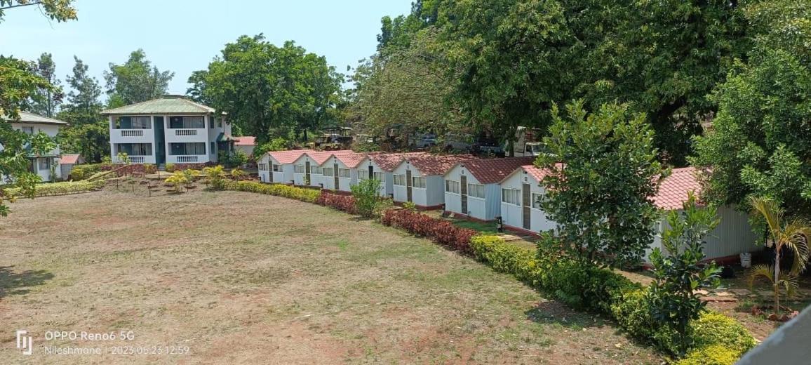 Presidency Highland Resort Koynanagar Kültér fotó