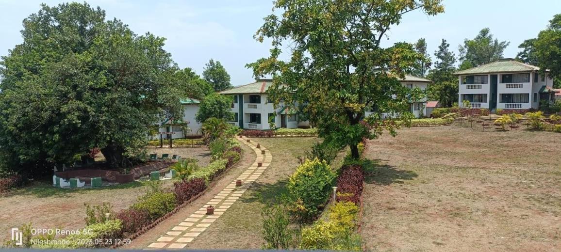 Presidency Highland Resort Koynanagar Kültér fotó