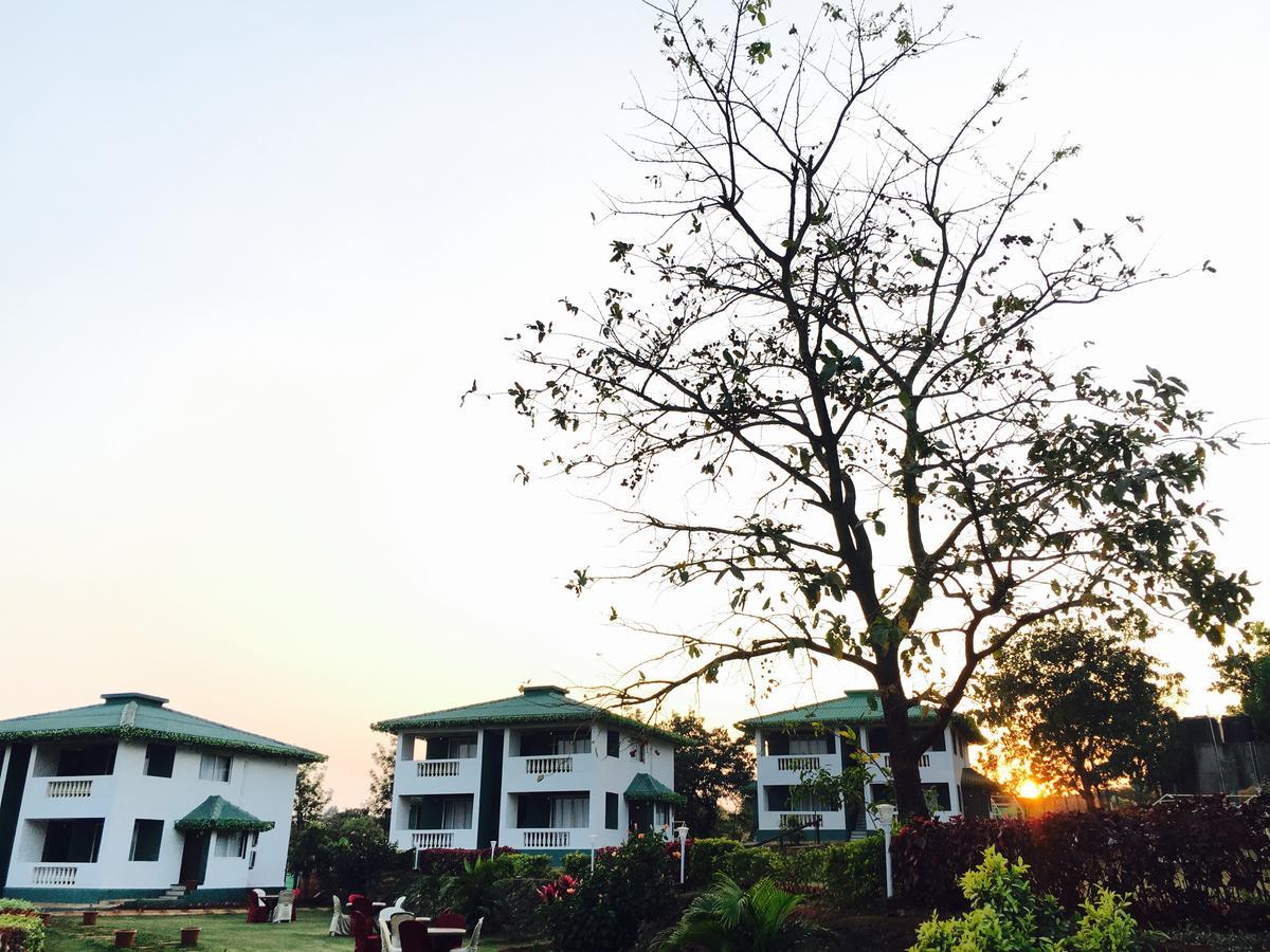 Presidency Highland Resort Koynanagar Kültér fotó